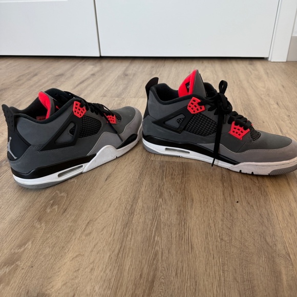 Air Jordan 4 Retro "Infrared" - Picture 4 of 5